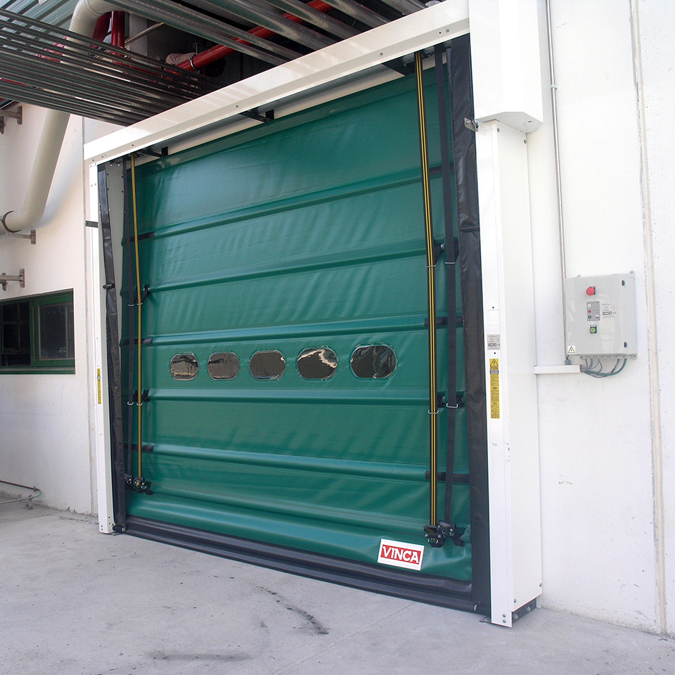 puerta rapida de lona verde