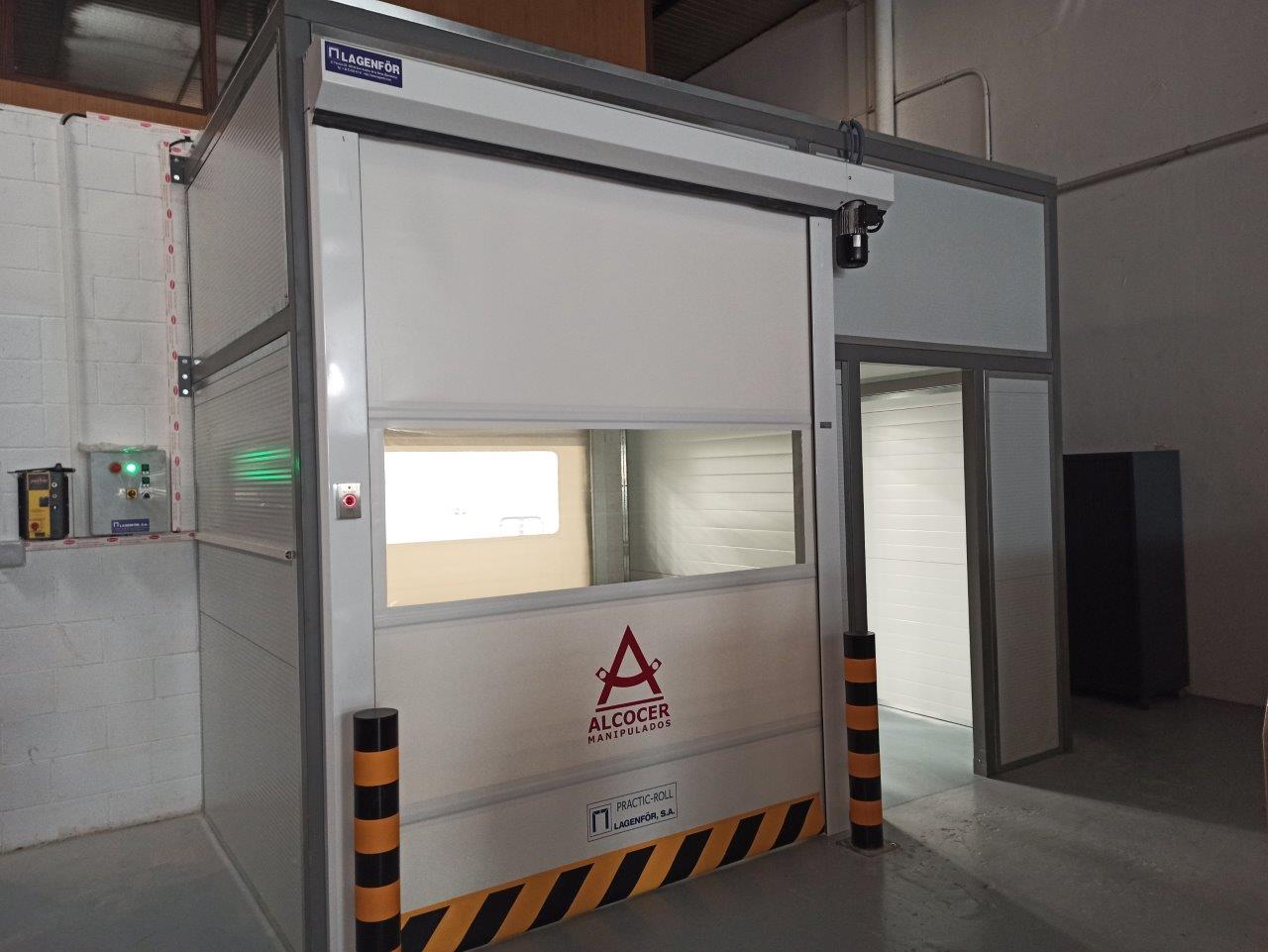 ALCOCER MANIPULADOS: Puertas enrollables interconectadas