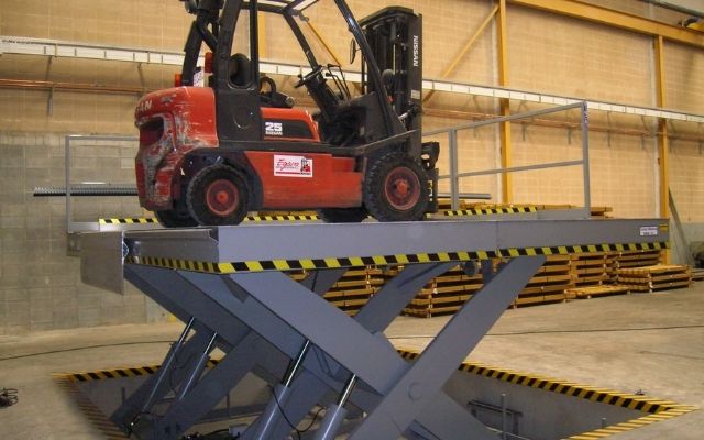 Mesa elevadora simple para carga parcial concentrada