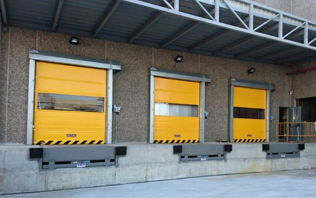 Morchem: Rampas y puertas industriales