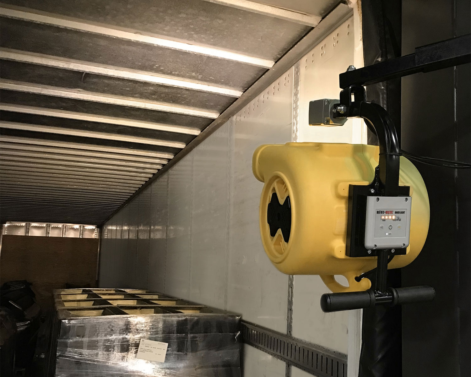 coolman-2800-foco-led.jpg