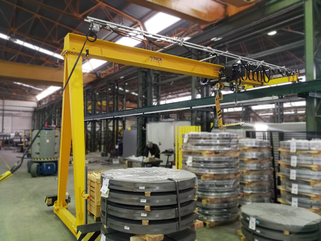 FLINSA: Grúa semipórtico con polipasto eléctrico de cable